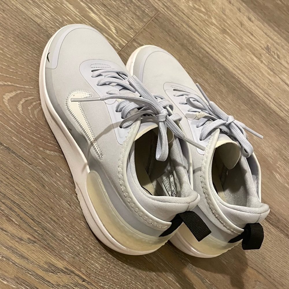 Nike lilac sneakers